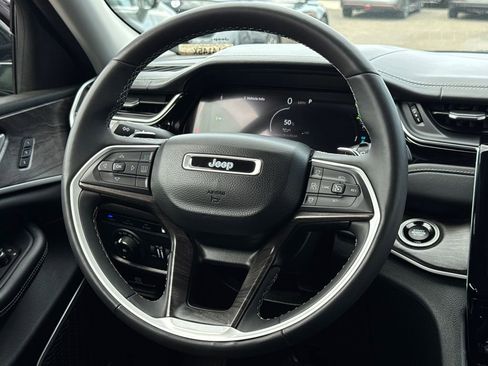 Used 2022 Jeep Grand Cherokee Limited 4xe w/ Luxury Tech Group II AWD/4WD image 24