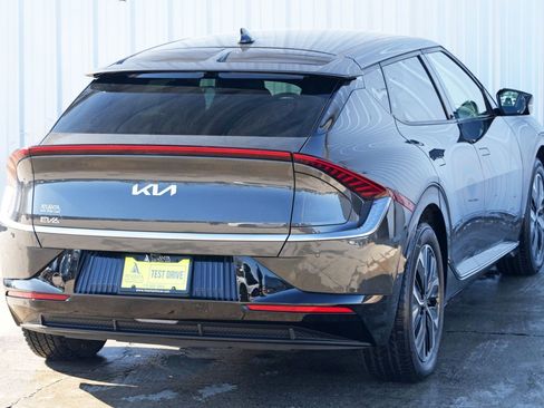 Used 2022 Kia EV6 Wind image 51