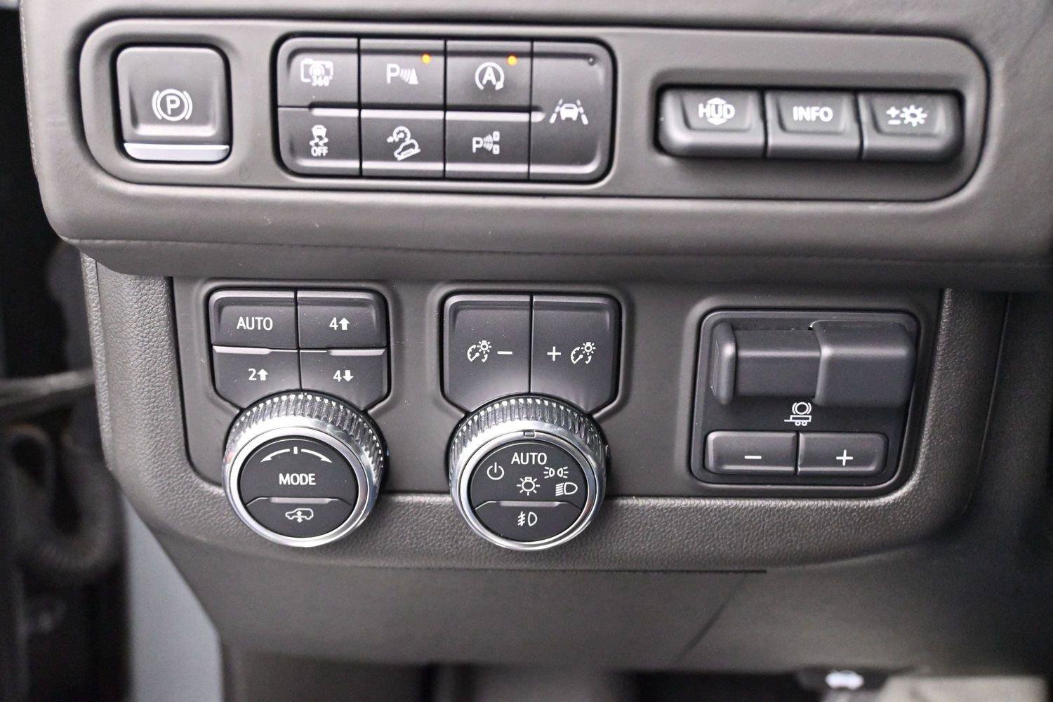 Used 2023 GMC Yukon Denali Ultimate AWD/4WD image 27