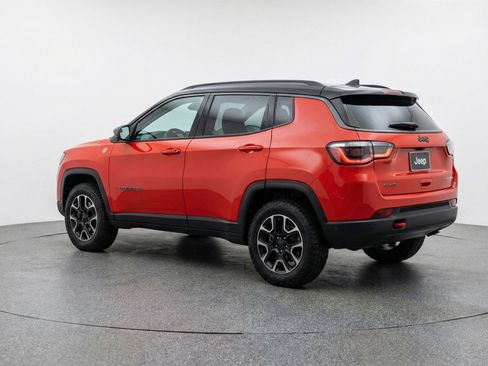 Used 2025 Jeep Compass Trailhawk AWD/4WD image 6