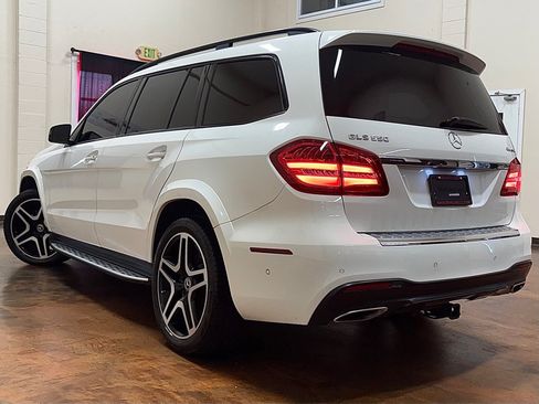 Used 2017 Mercedes-Benz GLS 550 4MATIC image 2