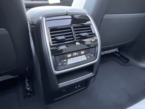 New 2026 BMW X5 sDrive40i w/ Climate Comfort Package image 25