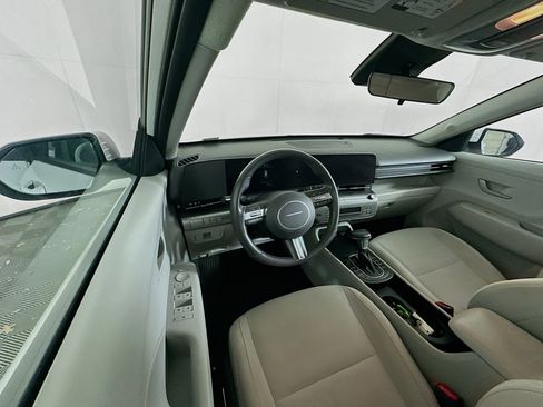 Used 2025 Hyundai Kona SEL FWD image 18