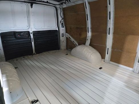 Used 2017 Chevrolet Express 3500 image 12