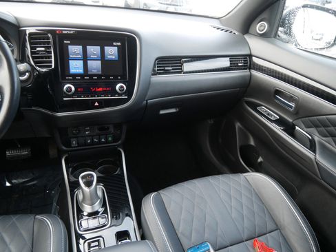 Used 2022 Mitsubishi Outlander SEL image 14