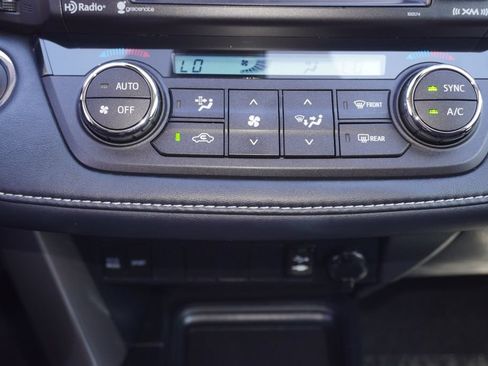 Used 2018 Toyota RAV4 XLE FWD image 18