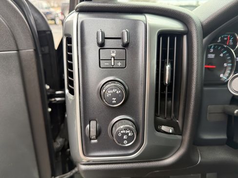 Used 2017 Chevrolet Silverado 1500 LT w/ All Star Edition image 19