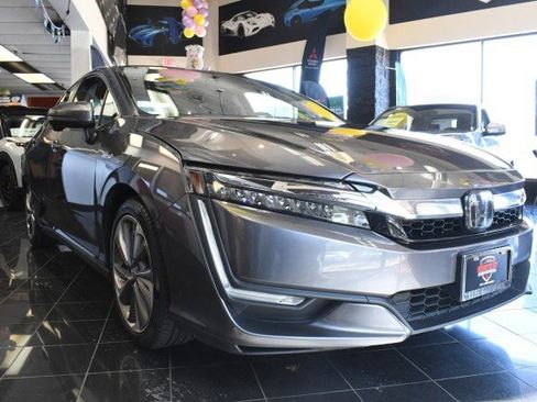 Used 2018 Honda Clarity Plug-In Hybrid image 3
