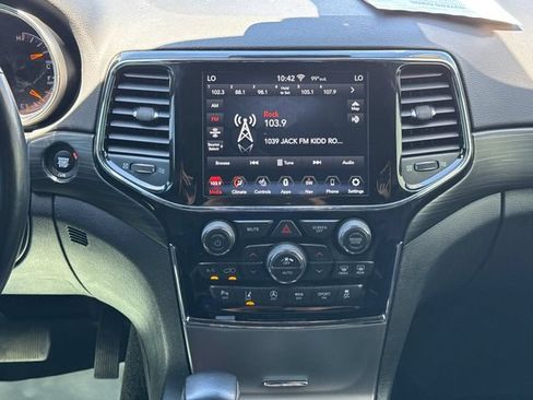 Used 2020 Jeep Grand Cherokee Altitude AWD/4WD image 22