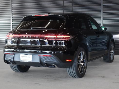 Used 2025 Porsche Macan image 10