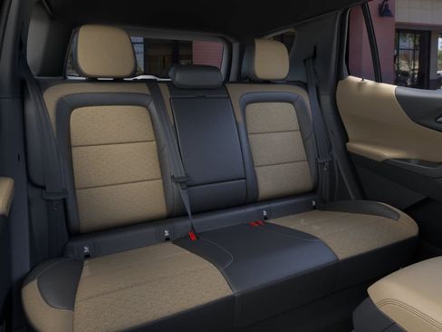 New 2026 Chevrolet Equinox ACTIV w/ Convenience Package III FWD image 17