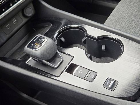 Certified 2023 Nissan Rogue SV FWD image 21