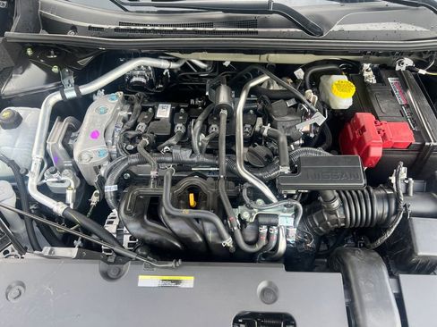 Certified 2025 Nissan Sentra SR w/ SR Premium Package FWD image 23