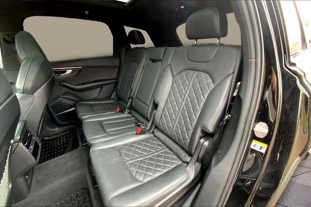 Used 2023 Audi SQ7 Premium Plus w/ Executive Package AWD/4WD image 18
