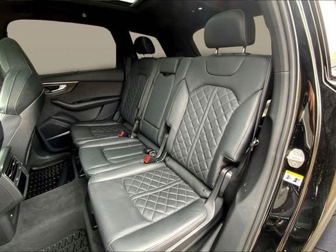 Used 2023 Audi SQ7 Premium Plus w/ Executive Package AWD/4WD image 18
