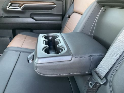 Used 2024 Chevrolet Silverado 2500 High Country image 23