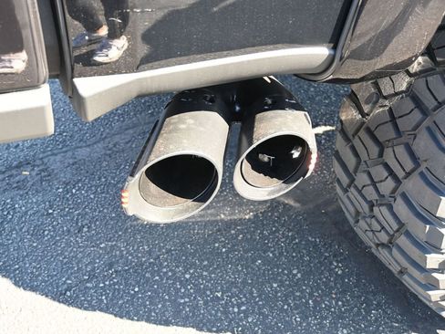 New 2026 Ford F250 Lariat w/ Black Appearance Package image 8