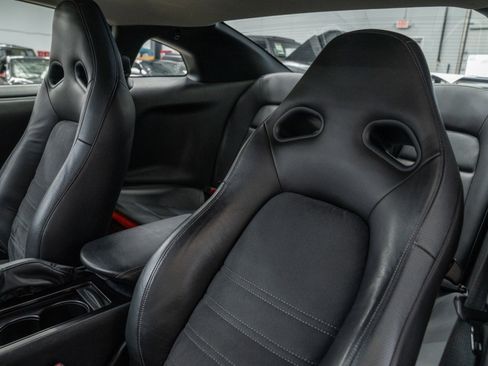 Used 2013 Nissan GT-R Premium image 18