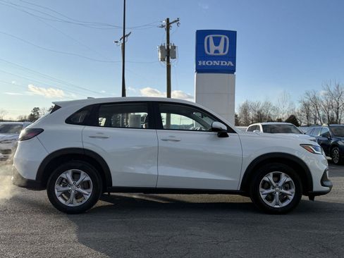 Certified 2023 Honda HR-V LX image 4