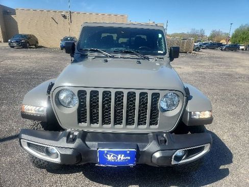 Used 2023 Jeep Gladiator Sport AWD/4WD image 2