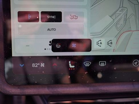 Used 2022 Rivian R1T Adventure image 28