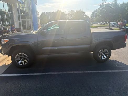 Used 2023 Toyota Tacoma SR w/ SR Convenience Package RWD image 3