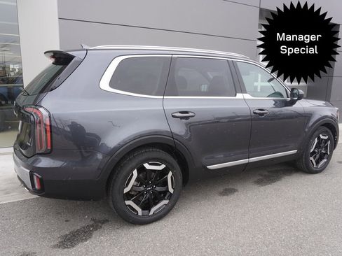 Used 2024 Kia Telluride EX image 4
