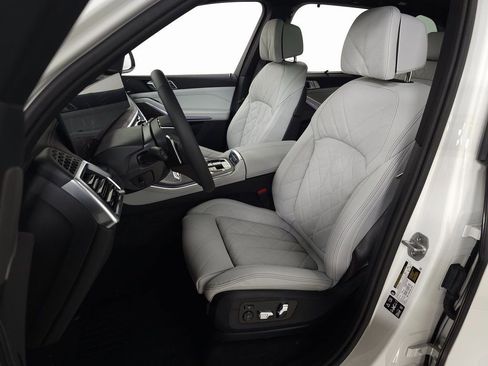 Used 2026 BMW X5 xDrive40i w/ Climate Comfort Package image 11