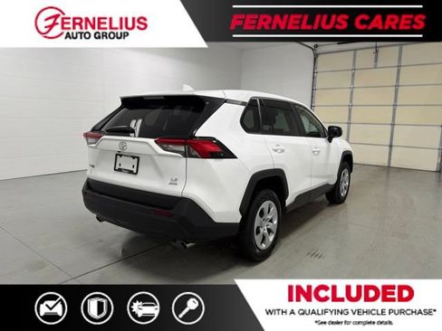 Used 2024 Toyota RAV4 LE AWD/4WD image 8