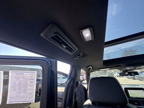 Used 2023 GMC Yukon SLT image 22