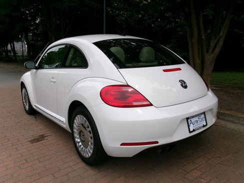 Used 2014 Volkswagen Beetle 1.8T FWD image 5
