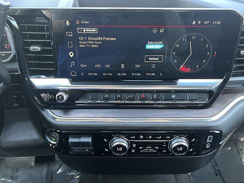 Used 2025 GMC Sierra 1500 SLT image 24