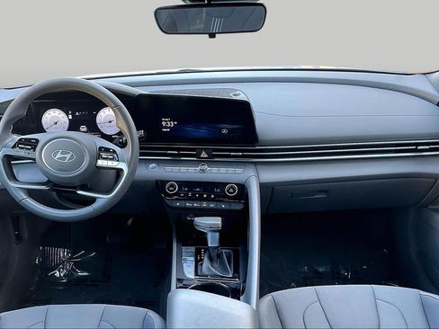 Certified 2025 Hyundai Elantra SEL FWD image 16