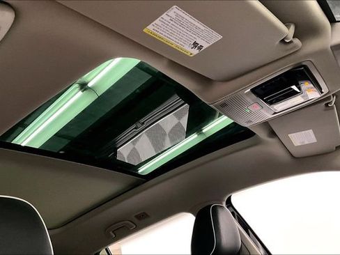 Used 2025 Volkswagen Atlas SEL Premium R-Line image 20