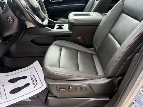 Used 2023 Chevrolet Suburban LT w/ LT Signature Plus Package AWD/4WD image 12