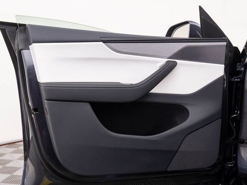 Used 2026 Tesla Model Y 2WD image 14