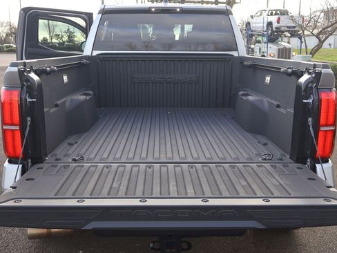 Used 2025 Toyota Tacoma TRD Sport image 35