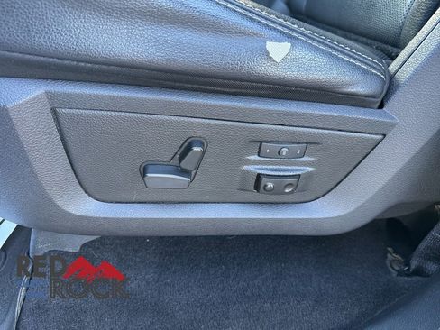 Used 2017 RAM 1500 Laramie w/ Convenience Group AWD/4WD image 11
