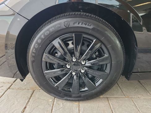 Used 2025 Nissan Sentra S image 29