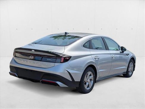 New 2025 Hyundai Sonata SE image 2