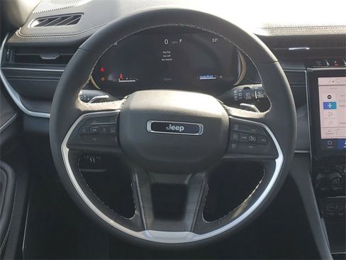 New 2025 Jeep Grand Cherokee Limited w/ Luxury Tech Group II image 14