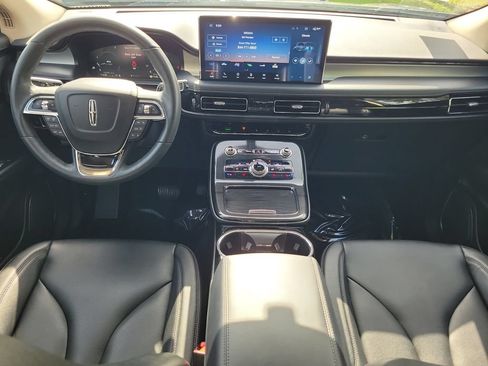 Used 2023 Lincoln Nautilus FWD w/ Premium Package image 12