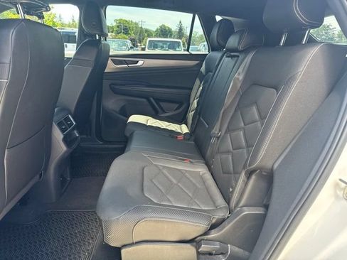 Used 2024 Volkswagen Atlas Cross Sport SE AWD/4WD image 24