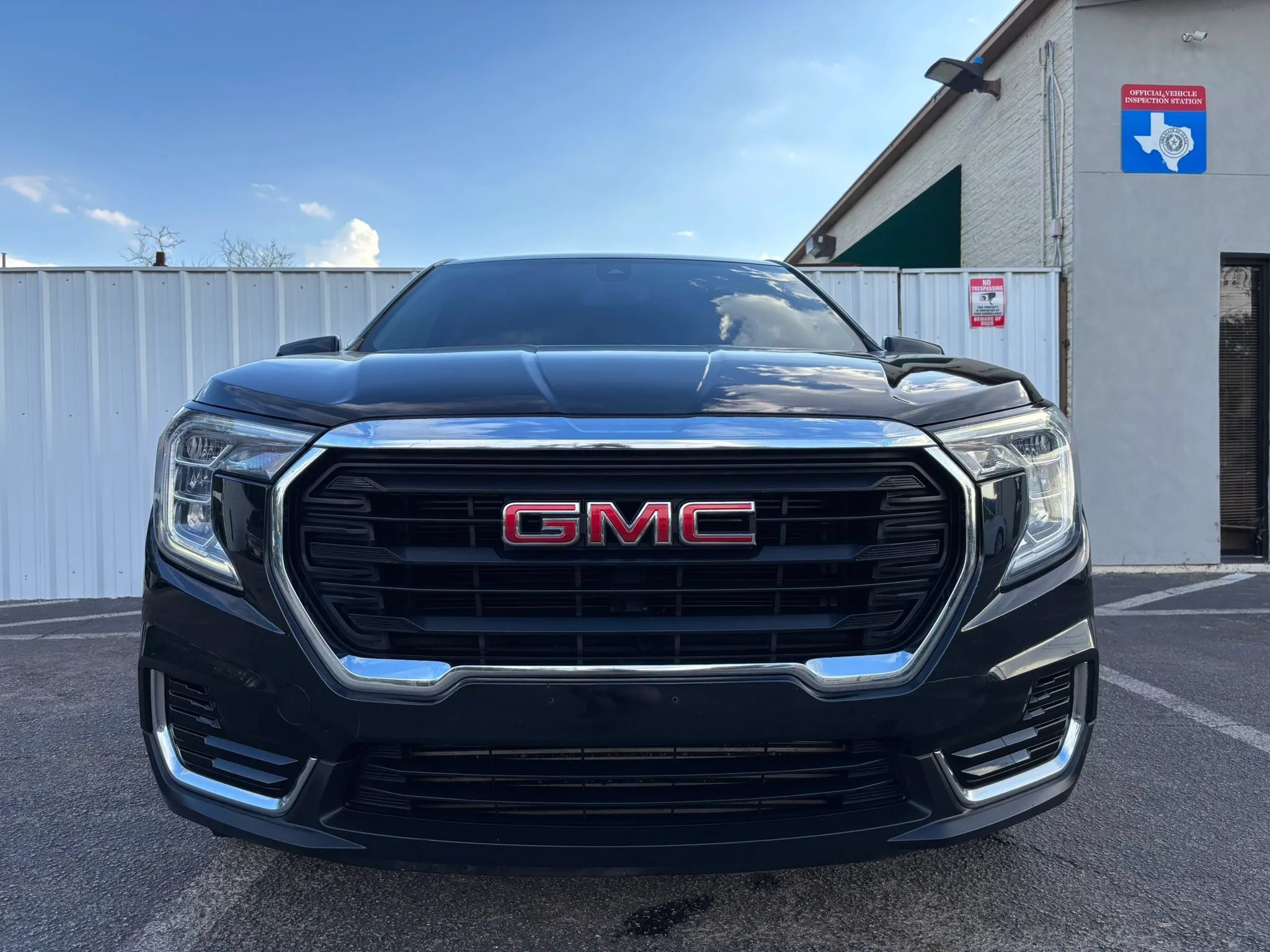 Used 2023 GMC Terrain SLE FWD image 9