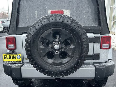 Used 2017 Jeep Wrangler Sahara w/ Dual Top Group image 14