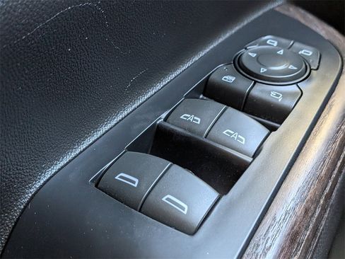 Used 2022 GMC Acadia Denali w/ Denali Technology Package image 26