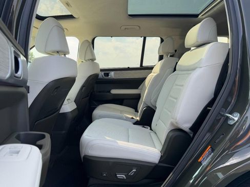 Certified 2025 Hyundai Santa Fe Calligraphy image 10