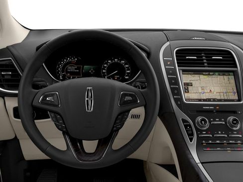 Used 2016 Lincoln MKX Reserve w/ Climate Package AWD/4WD image 5