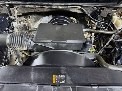 Used 2023 Chevrolet Silverado 2500 LT image 38