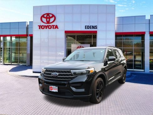 Used 2023 Ford Explorer XLT AWD/4WD image 11